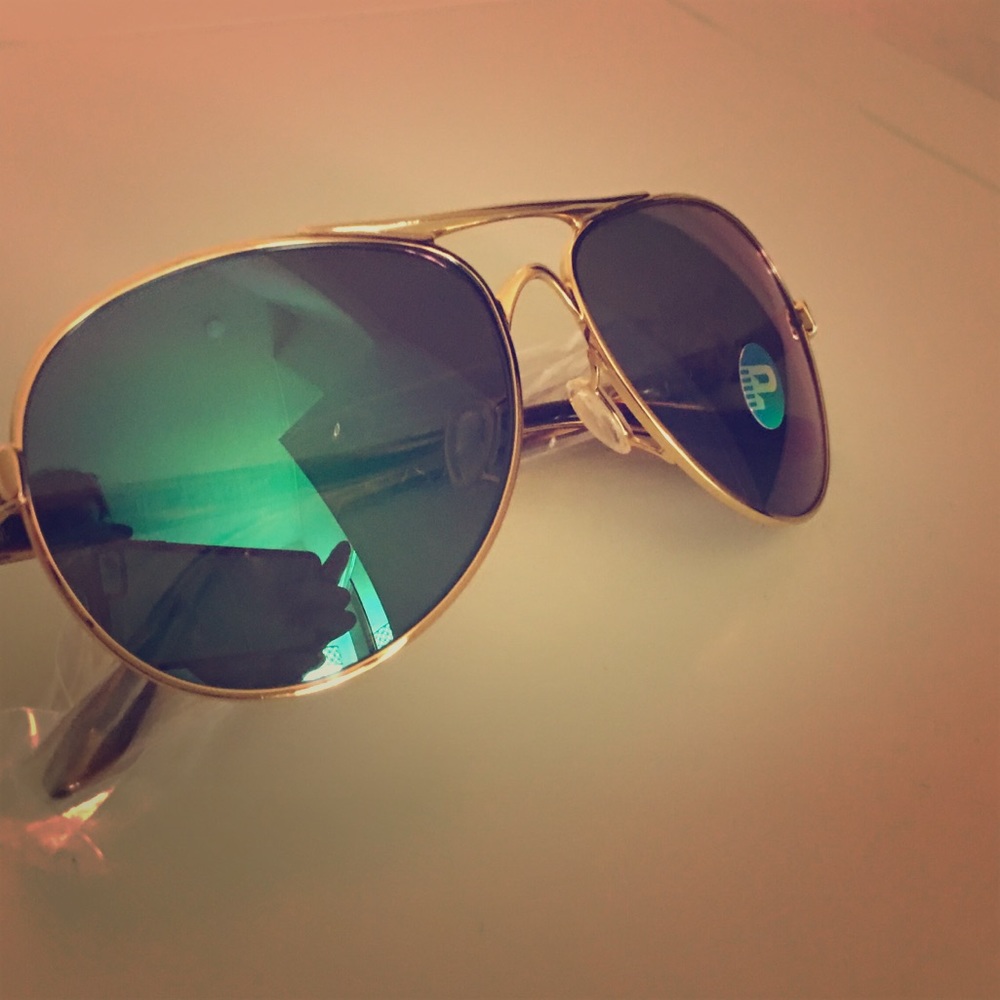 Oakley Polarized Feedback: Women’s Aviator